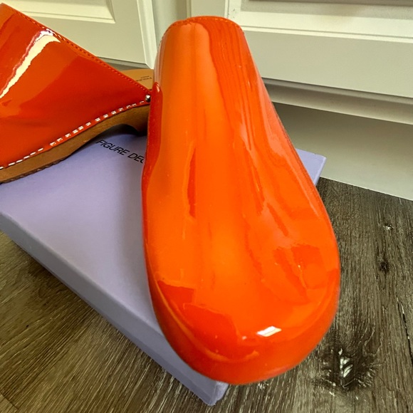 NWB FIGURE DECORATIVE ORANGE CLOGS/ITALY/PATENT LEATHER/39IT-8US/UNIQUE - Picture 8 of 16